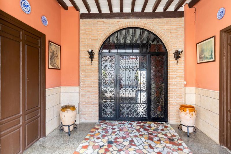 Foto b85b2843-7320-412f-bed7-bbf85a7f4477. Edifici a Centro Salobreña