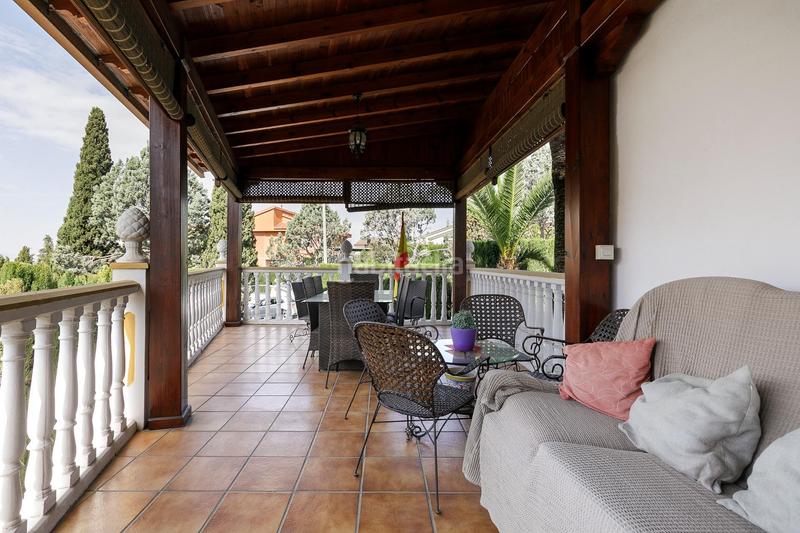 Foto 5f22e1f1-34ad-427d-bce9-2a0e56c33fd9. Chalet se vende espectacular chalet en monteluz en Peligros