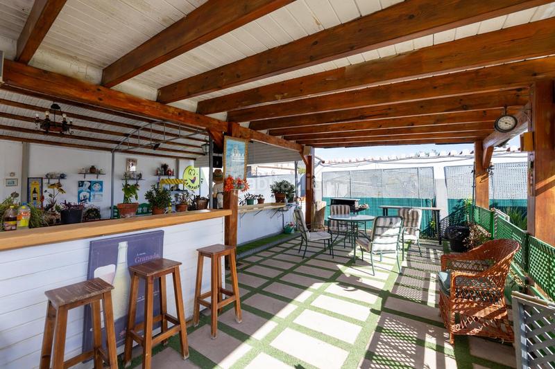 Foto 89143fbe-82c0-40e0-aac7-3131dfd3d8a7. Chalet espectacular chalet con piscina, jardines y salón de fiestas en puerto lope ! en Moclín