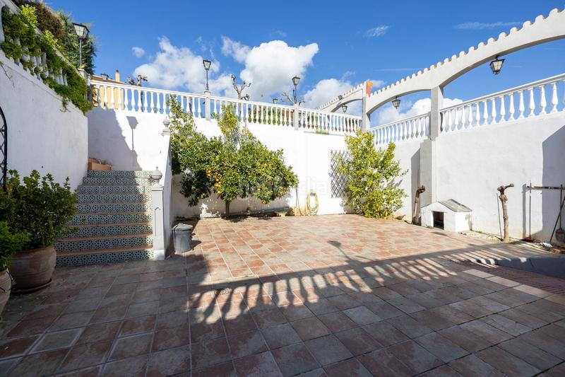 Foto a7bd445f-2eb4-449d-ab43-2ed0d13db704. Chalet espectacular chalet con piscina, jardines y salón de fiestas en puerto lope ! en Moclín