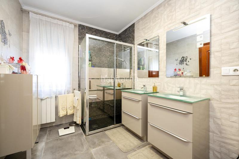 Foto fa9a5359-5b9b-47ba-8ab4-86c7219ead9d. Chalet espectacular chalet con piscina, jardines y salón de fiestas en puerto lope ! en Moclín