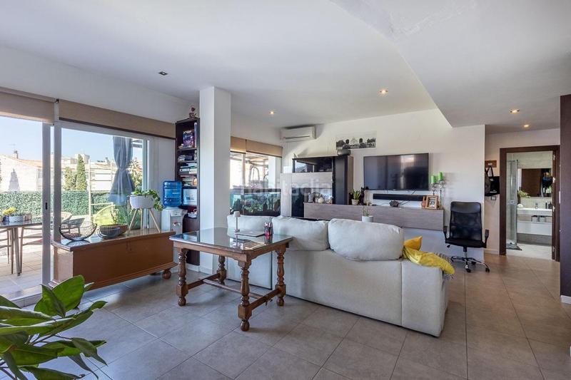 Foto d89362cf-3327-4ebe-8037-d06fc5eeefcd. Ático precioso ático con terraza de 50 metros y vistas despejadas en Albolote