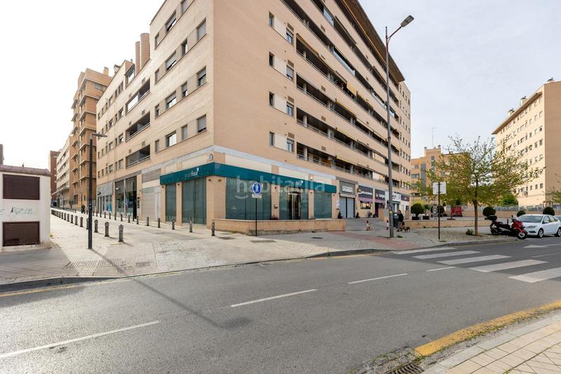Foto bbd9677c-e209-4b3f-bbfa-6ca1cb2fa0f1. Local comercial a Campus de la Salud Granada