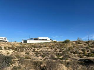 Terreny residencial a Calle rio cubillas 68. El solar perfecto para vivir en armonía.