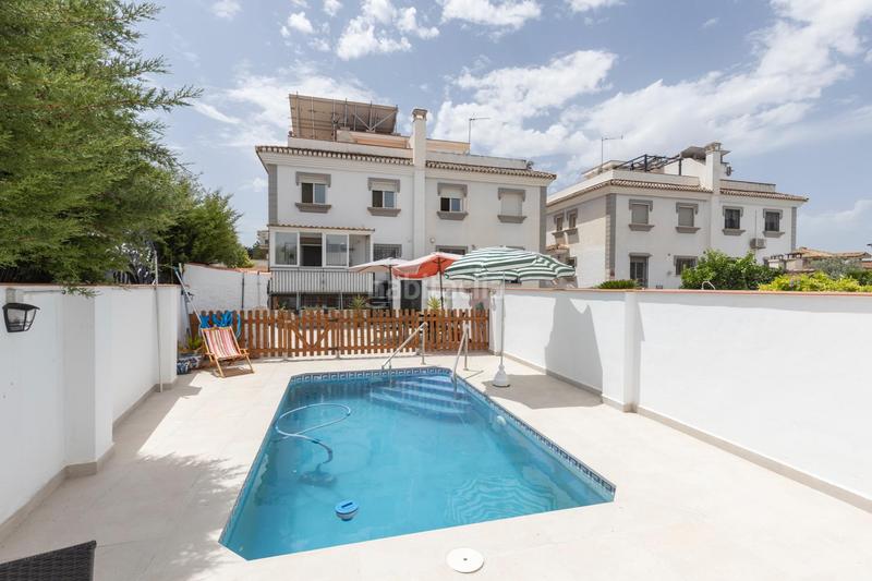 Foto fee3923e-9a15-4f05-b619-142217bdb717. Chalet en calle geranio 4 preciosa casa con piscina en la mejor zona de ogijares en Ogíjares
