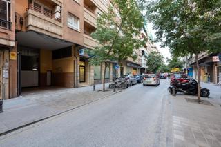 Parking coche  Calle pedro antonio de alarcon. Estupenda plaza de garaje con excelente situación