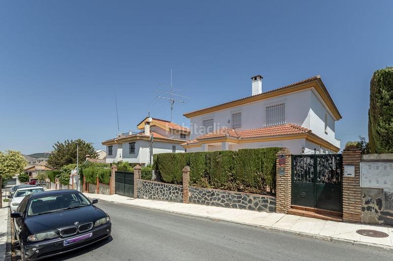 Foto 72ee4247-060f-4365-b115-08424f1a79f2. Casa chalet independiente con piscina en la prestigiosa urbanización monteluz, granada en Peligros
