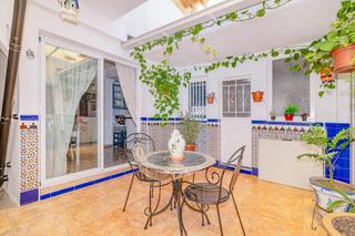 Casa adossada  San andres. Casa adosada en zona residencial cerca del centro de loja