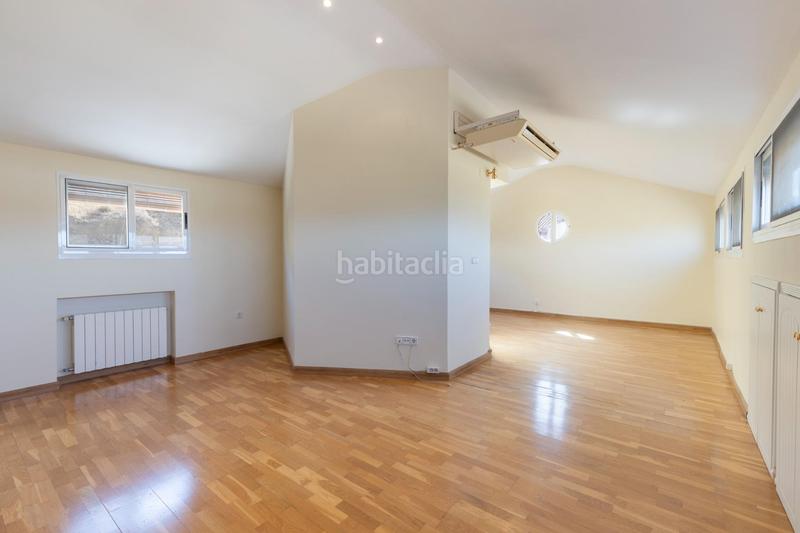 Foto a04d28c9-0197-4ec0-a6d2-9ea8cb6fabb4. Reihenhaus mit heizung parking pool in Camino de los Neveros - Serrallo Granada