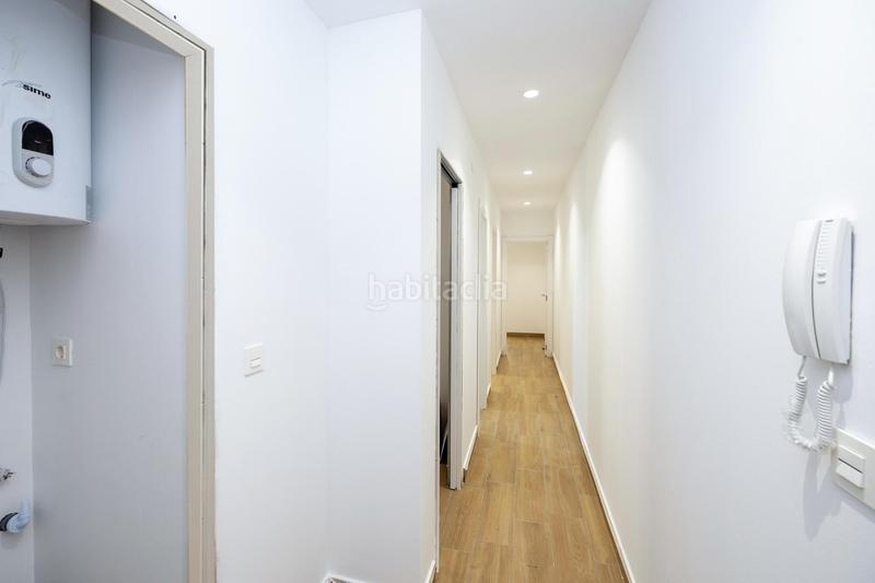 Foto 58f3f1c5-9bb1-487c-b1ae-585882483b45. Piso reformado a nuevo, 3 dormitorios con dos balcones en avd don bosco en Granada