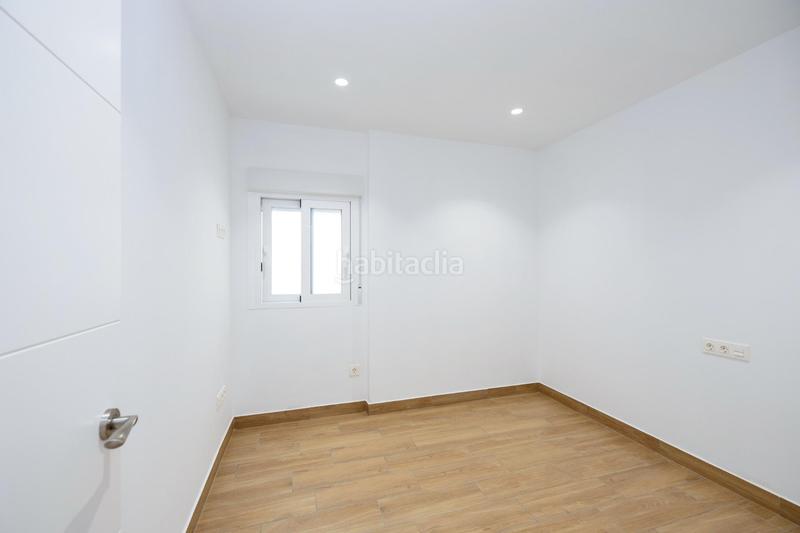 Foto b0446861-5741-434e-8ebd-3fcaf1ca47a5. Piso reformado a nuevo, 3 dormitorios con dos balcones en avd don bosco en Granada