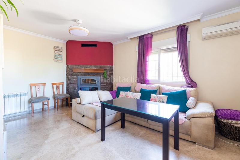 Foto af72e65c-1c8a-494d-9bd1-dc6379007f74. Casa adosada casa a la venta con grandes espacios y vistas despejadas en Peligros