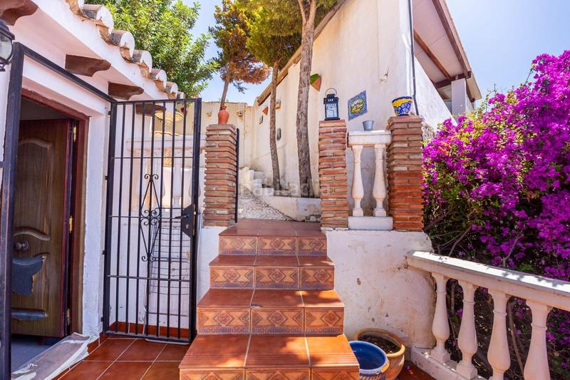 Foto 7c7f1f44-a48e-4adc-b1a2-648385f0f43b. Chalet villa en urbanización campo en campo de Mijas Mijas