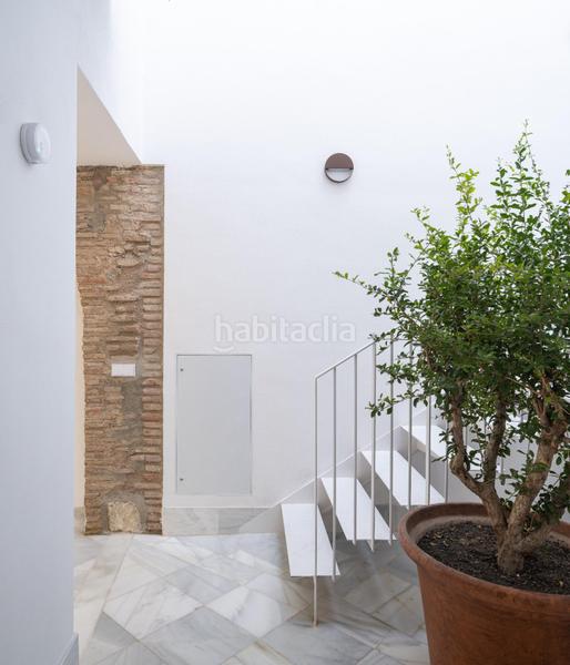 Foto f7f2e6c6-cc95-4b5f-ad56-fda71e6ee7f9. Piso horno de vidrio, espino 1 c en Barrio de Albaicín Granada