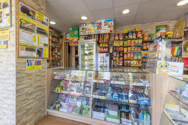 Foto 7396f0b7-8c04-4d92-add9-9b8604b3cc23. Local comercial a Cervantes Granada