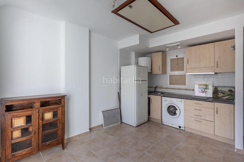 Foto f0e4e9ca-e4fc-48c8-babc-b7a089f36d7c. Àtic amb calefacció aparcament a Monachil pueblo Monachil