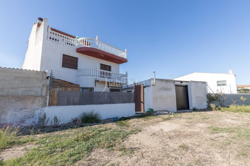 Foto 8432645c-64e1-4763-85de-433ac2326e89. Casa en plaza iglesia-p ruiz 3 amplia casa con espectaculares vistas a sierra nevada en Santa Fe