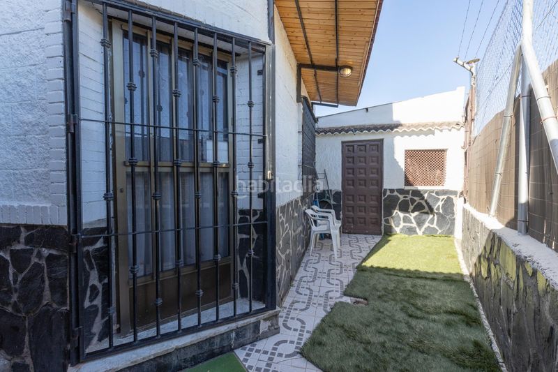 Foto bfd99794-2425-44ef-b3f8-2a8be4b2c795. Casa en plaza iglesia-p ruiz 3 amplia casa con espectaculares vistas a sierra nevada en Santa Fe