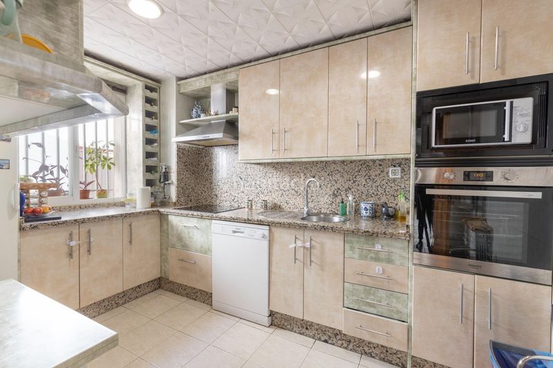 Foto b9cd3c39-8b7f-4ff3-9ecb-2ead6e217666. Doppelhaus in calle de goya 6 in Poniente Armilla