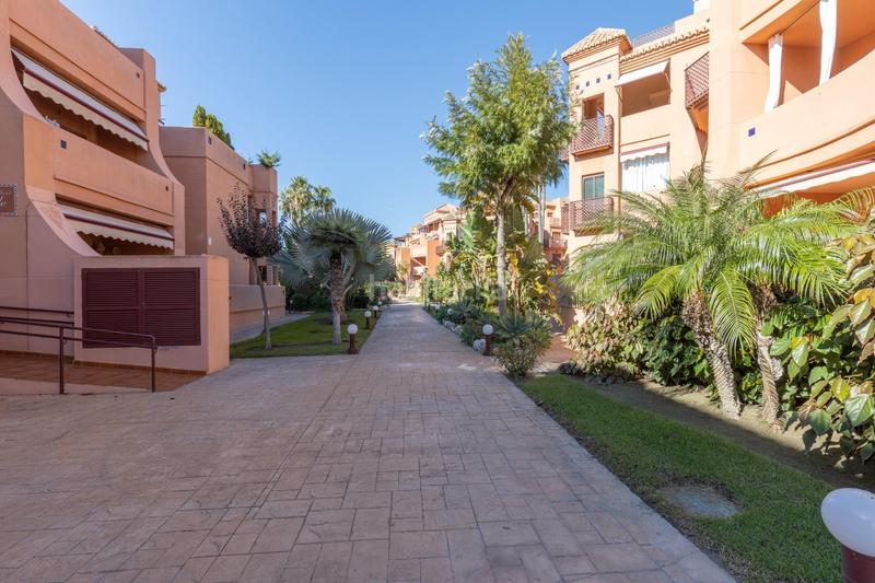 Foto 946a22a4-0c7d-4345-982b-6a8d1573189d. Flat in calle rector juan de dios lópez 5 in Playa de Granada Motril