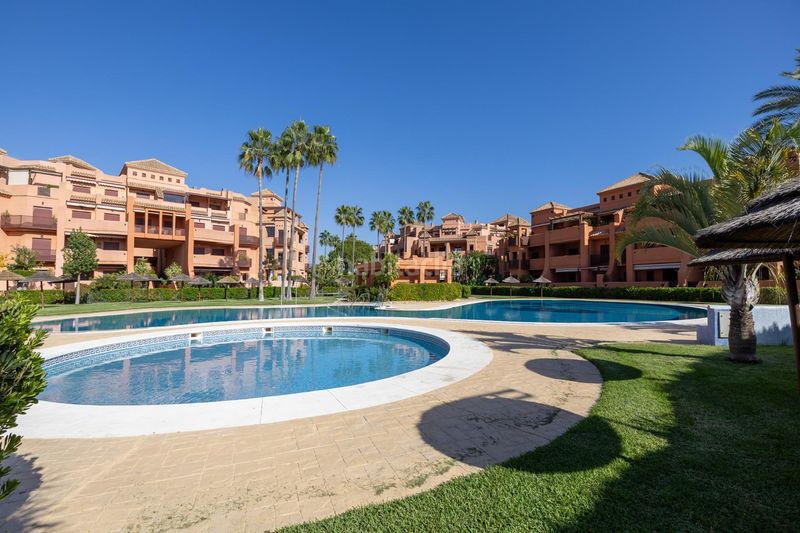 Foto 14bc7176-e2f5-4c5f-bb50-333663da04e8. Àtic amb aparcament piscina a Playa de Granada Motril