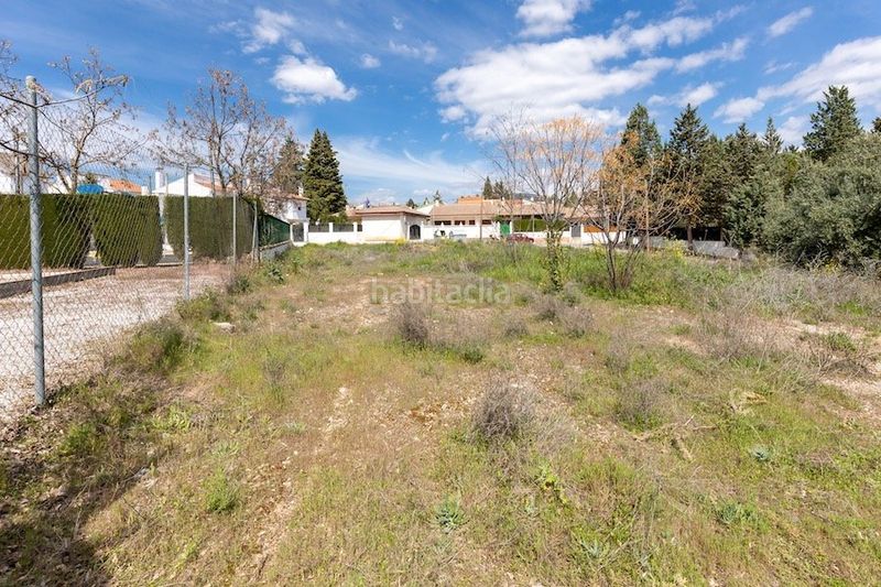 Foto b2be9bb6-0153-4f78-90a0-d1a94baf244d. Terreno residencial solar urbanización parque del cubillas con proyecto básico y licencia de obras en Albolote