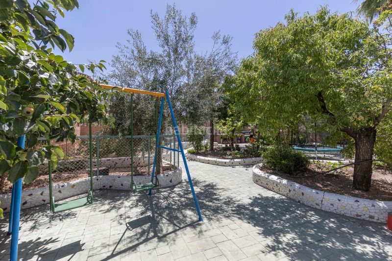 Foto f3d57453-554b-447d-b874-9422da335dac. Casa amb aparcament piscina a San Francisco - El Chorrillo Gabias (Las)