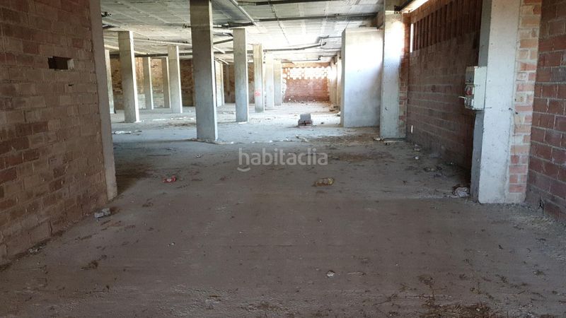 Foto d8aa1e95-5c05-4cf8-8a1f-7b6308a73dfe. Local comercial a calle torre de la vela a Santa Fe
