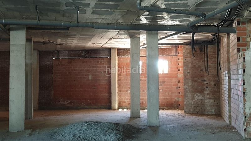 Foto d8f5d0bf-bf21-4a4b-b355-bbf7c33c1fd5. Local comercial a calle torre de la vela a Santa Fe