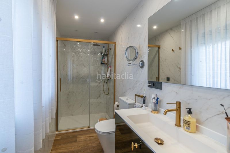 Foto f4f13433-ed47-49a6-bed5-78d55396027c. Casa amb aparcament a Peligros