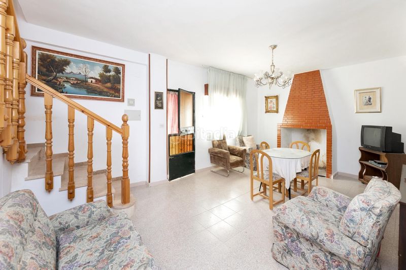 Foto 0a4ed830-4548-4d69-8989-f1ad0aed3a81. Masia amb aparcament a Colomera