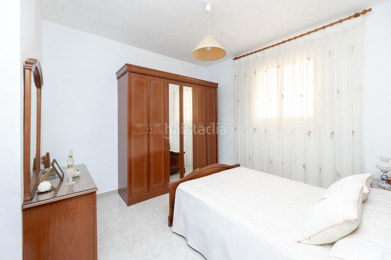 Foto a92a06fa-f67f-4160-ad46-17fa7fb1ceb5. Masia amb aparcament a Colomera