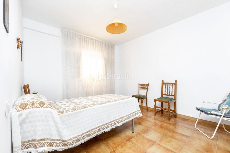 Foto c37ddb39-4222-4a84-88d2-119e1a001b43. Masia amb aparcament a Colomera
