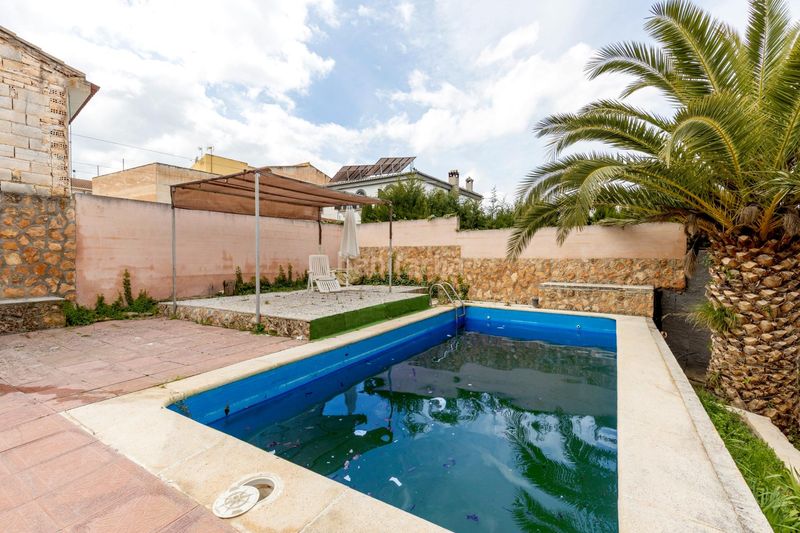 Foto 0a1521ba-e7c5-46ba-b34d-1e2d992c1c14. Xalet amb aparcament piscina a Escúzar