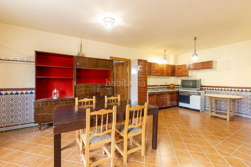 Foto 20ca59f3-4a48-416d-aaae-49ff81cc40e2. Xalet amb aparcament piscina a Escúzar