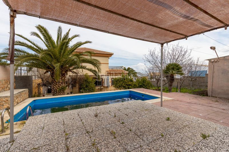 Foto 4f0c2760-9ed7-45aa-bdab-65408eea0a28. Xalet amb aparcament piscina a Escúzar