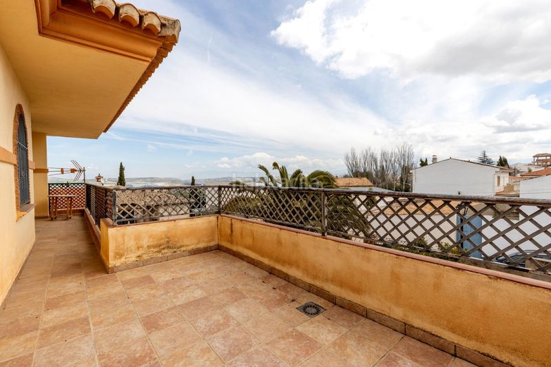 Foto 64c2b033-b349-4971-9c28-e1602416a04c. Xalet amb aparcament piscina a Escúzar