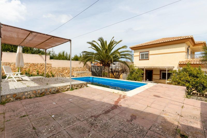 Foto 6727db59-ef14-49b1-a371-f1437da80ec6. Xalet amb aparcament piscina a Escúzar