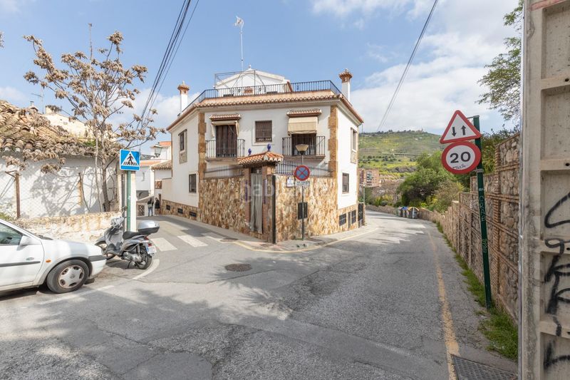 Foto 86d6c035-e3ed-4cfe-a62e-e3a21f2456de. Casa amb aparcament a Bola de Oro Granada