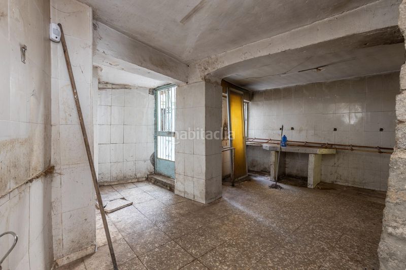 Foto a32d19e3-5917-4b5b-908c-1e6b8520b97f. Casa amb aparcament a Bola de Oro Granada
