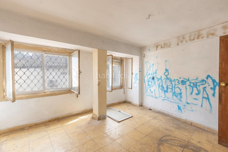 Foto c4d3f14b-1fa2-42df-a01b-9d8430d55844. Casa amb aparcament a Bola de Oro Granada