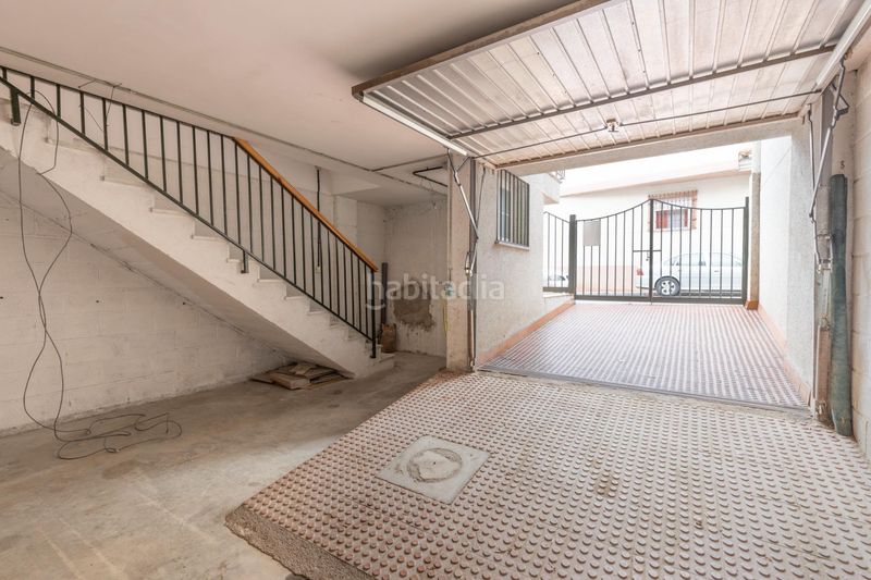 Foto 72b7071c-ec56-4354-b398-d6abff78d434. Casa adossada amb aparcament a Maracena