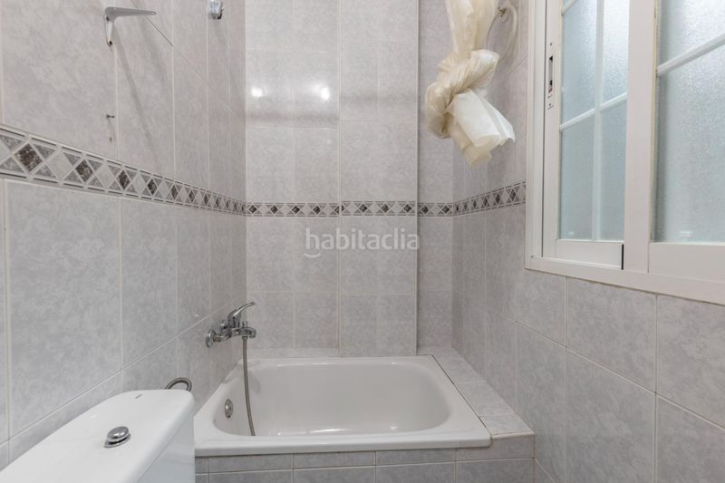 Foto ad4ce09e-81a7-402c-8d31-353af25abbc3. Casa adossada amb aparcament a Maracena