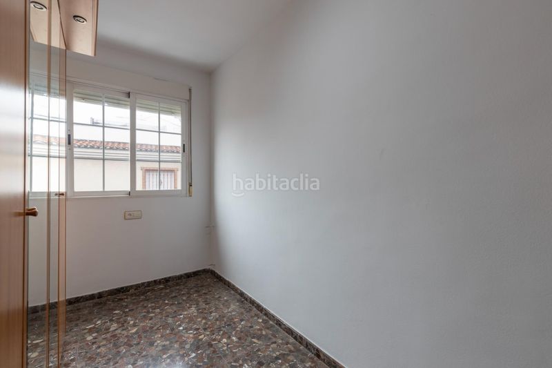 Foto bf2fc515-2226-4e35-97e2-0b0207dc49af. Casa adossada amb aparcament a Maracena