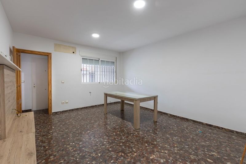 Foto f56b8071-2730-49de-8f75-6e22c85e244e. Casa adossada amb aparcament a Maracena