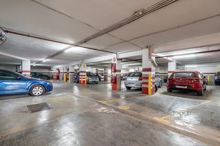Aparcament cotxe a Calle fray luis de leon 2. Garaje a la venta en zona hipercor