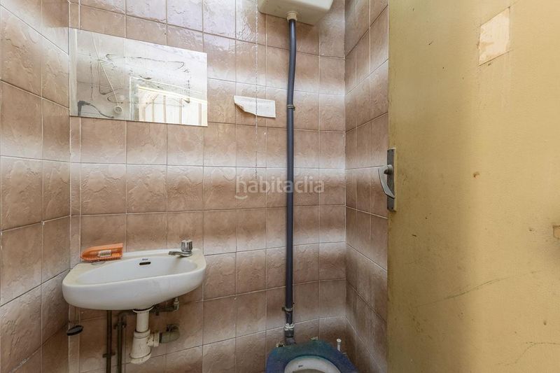 Foto e3045f2d-cc36-41c9-8a35-1fe60a2c0abc. Local comercial a calle puerta lorca 2 a Baza