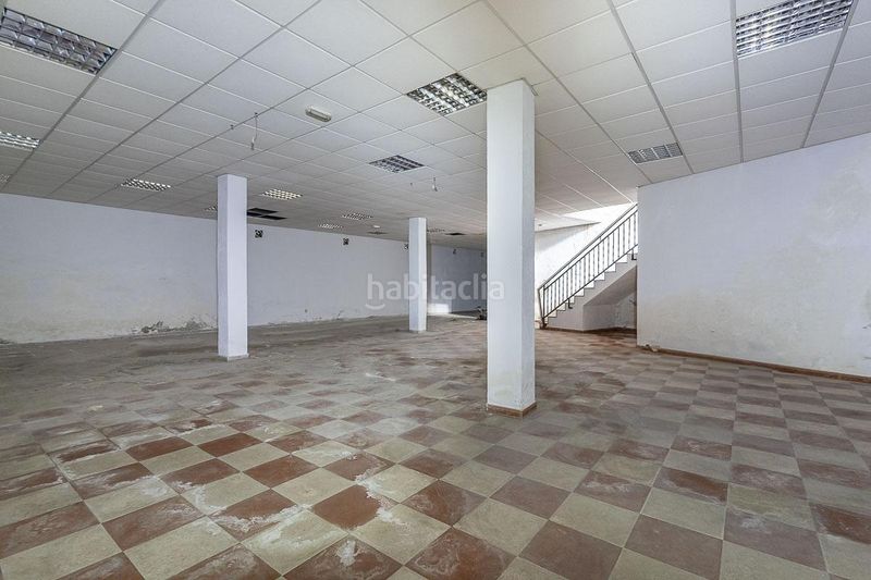 Foto 4e951516-9bfc-4ca8-8b92-96c985b64ced. Local comercial en calle puerta lorca 2 gran local en el corazón , ideal para invertir o para poner tu propio negocio. en Baza