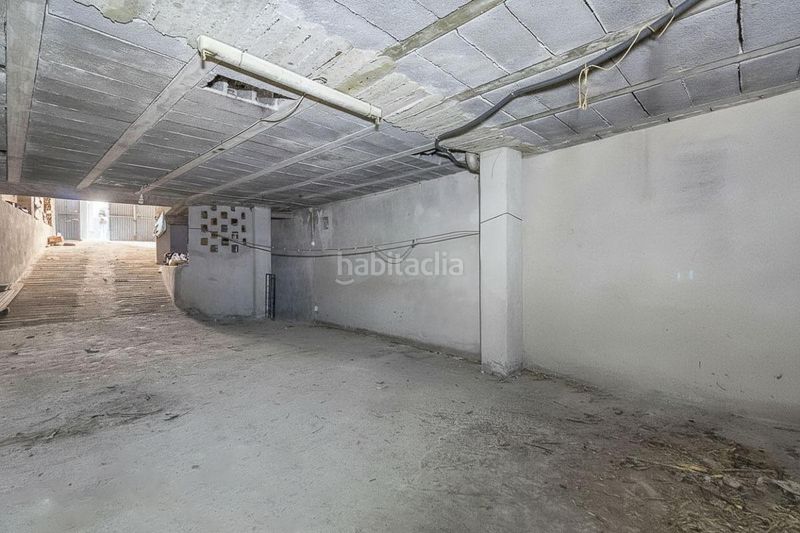 Foto 64d594b7-025d-4f3d-84b9-170a167ec935. Local comercial en calle puerta lorca 2 gran local en el corazón , ideal para invertir o para poner tu propio negocio. en Baza