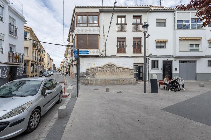 Foto d10d021d-77b3-47f4-affc-1998fd40273e. Local comercial en calle puerta lorca 2 gran local en el corazón , ideal para invertir o para poner tu propio negocio. en Baza
